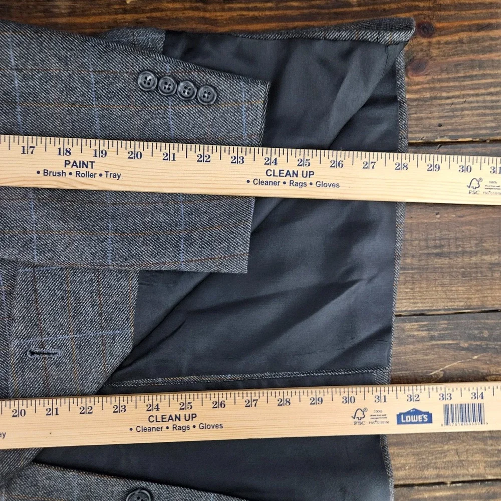 JOS A BANK Men's Sport Coat Blazer Two Button Gray Flannel Plaid Wool 46R